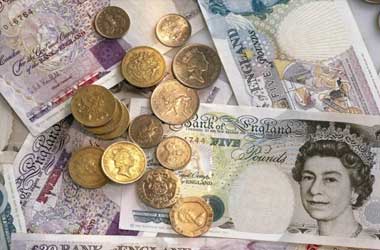 Strong employment data turns Pound bullish