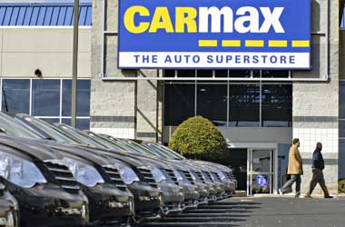 CarMax slides on missing Q1 consensus, rising competition