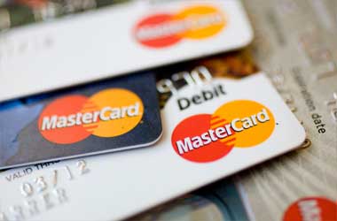 MasterCard beats Q4 EPS view, Vetr upgrades stock